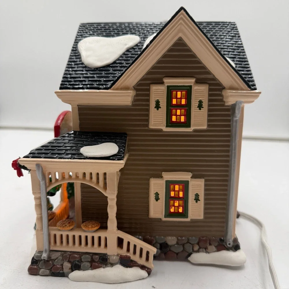 Department 56 Snow Village Country Quilts and Pies Shop Brown Christmas House